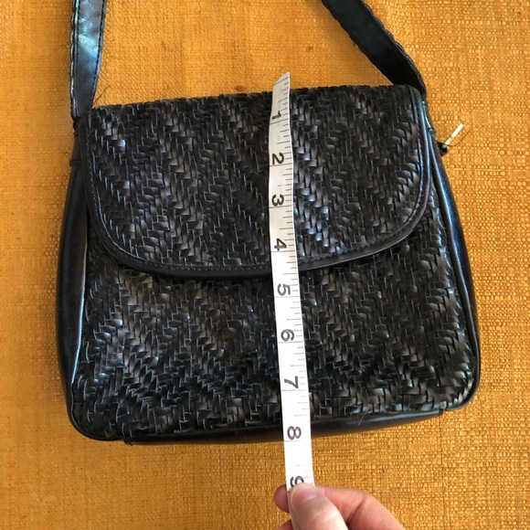 Vintage Black Woven Crossbody Bag - Picture 5 of 6